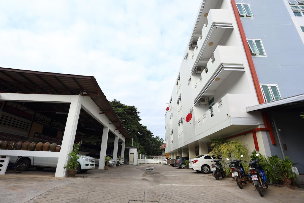 The One Phetchabun Aparthotel Exteriör bild