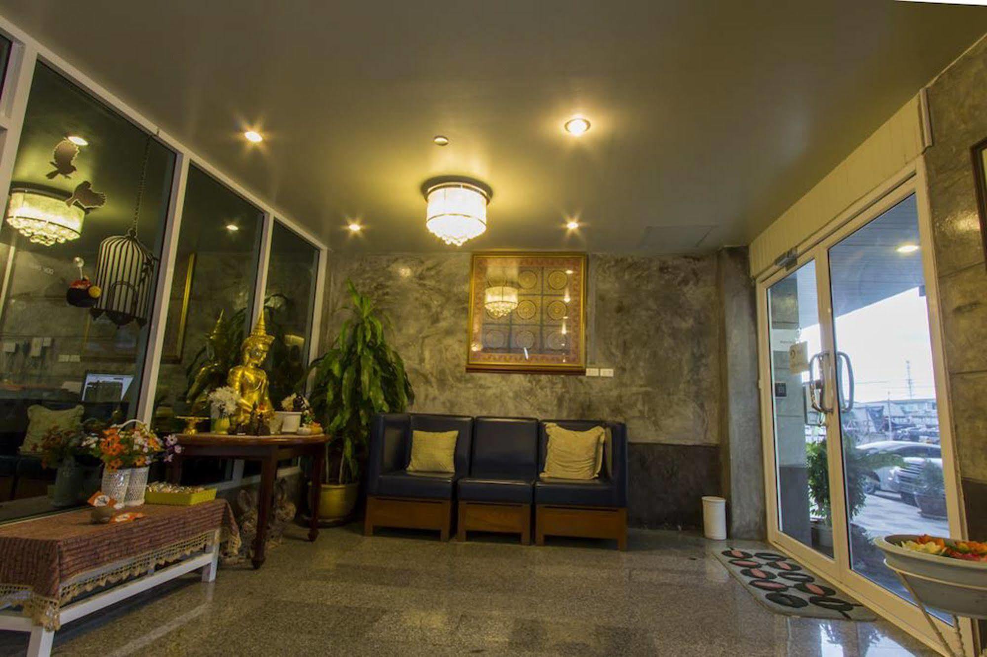 The One Phetchabun Aparthotel Exteriör bild