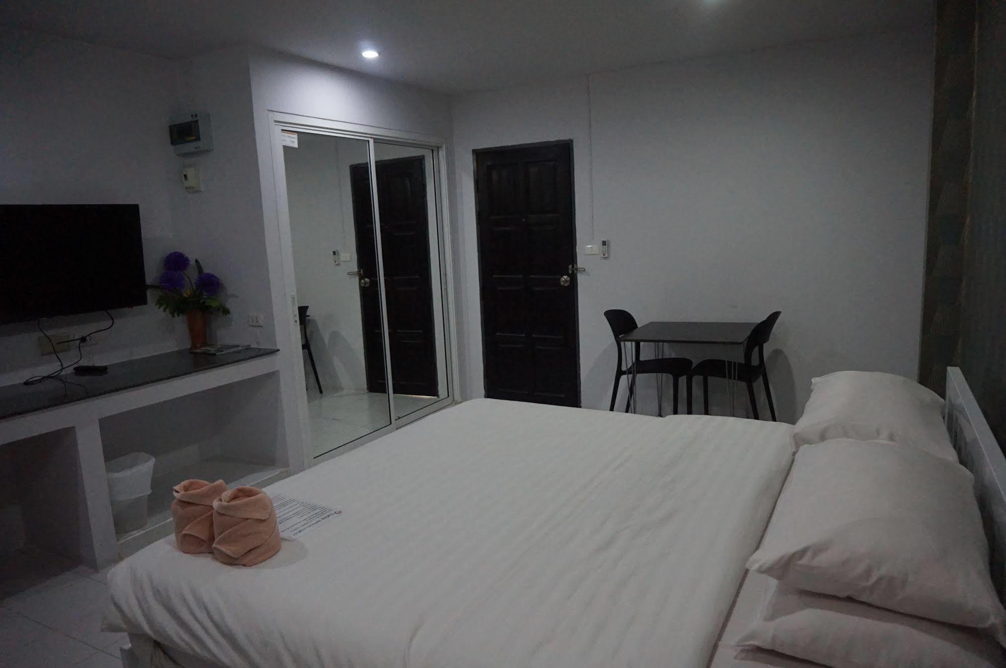 The One Phetchabun Aparthotel Exteriör bild
