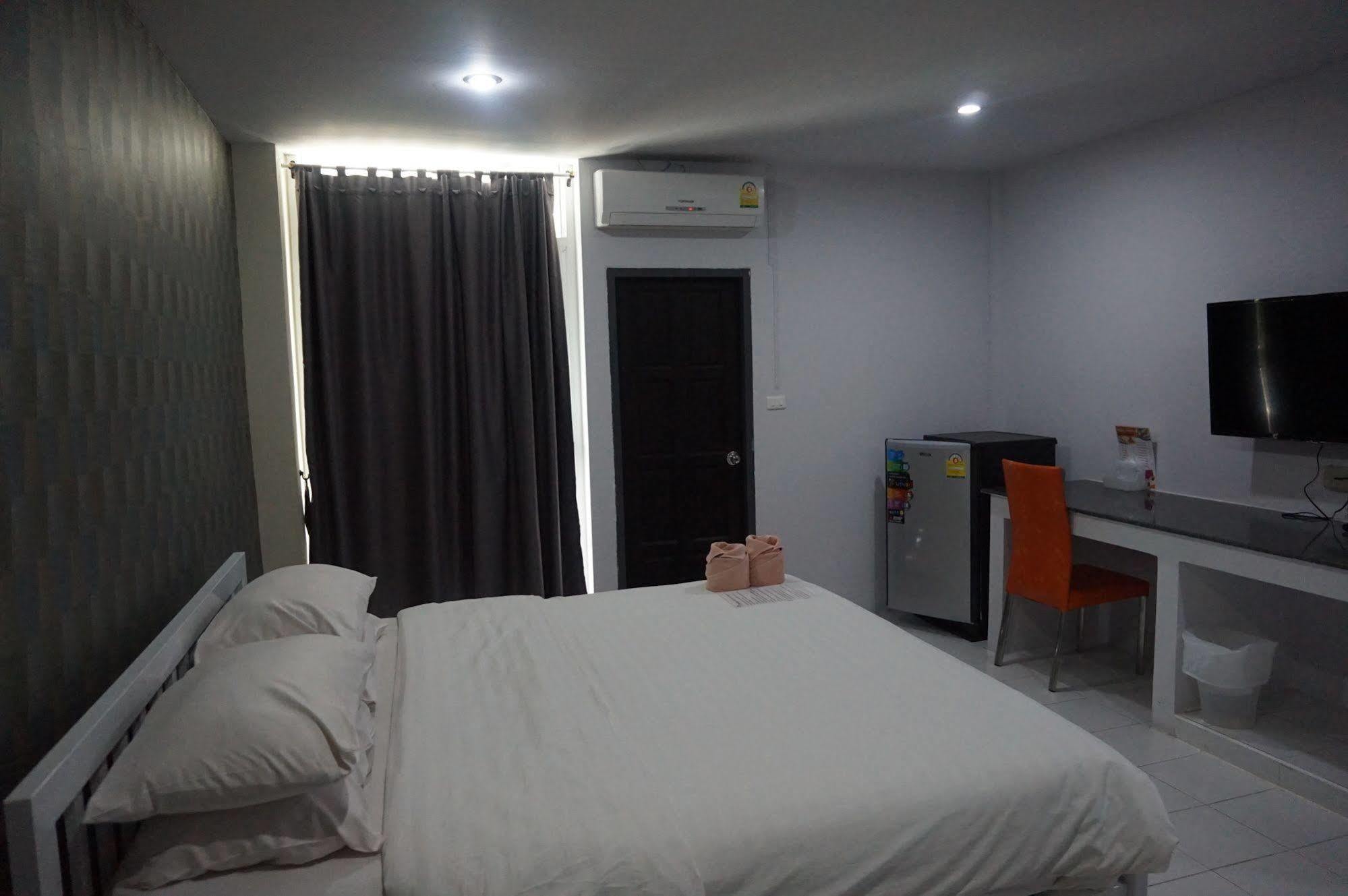 The One Phetchabun Aparthotel Exteriör bild