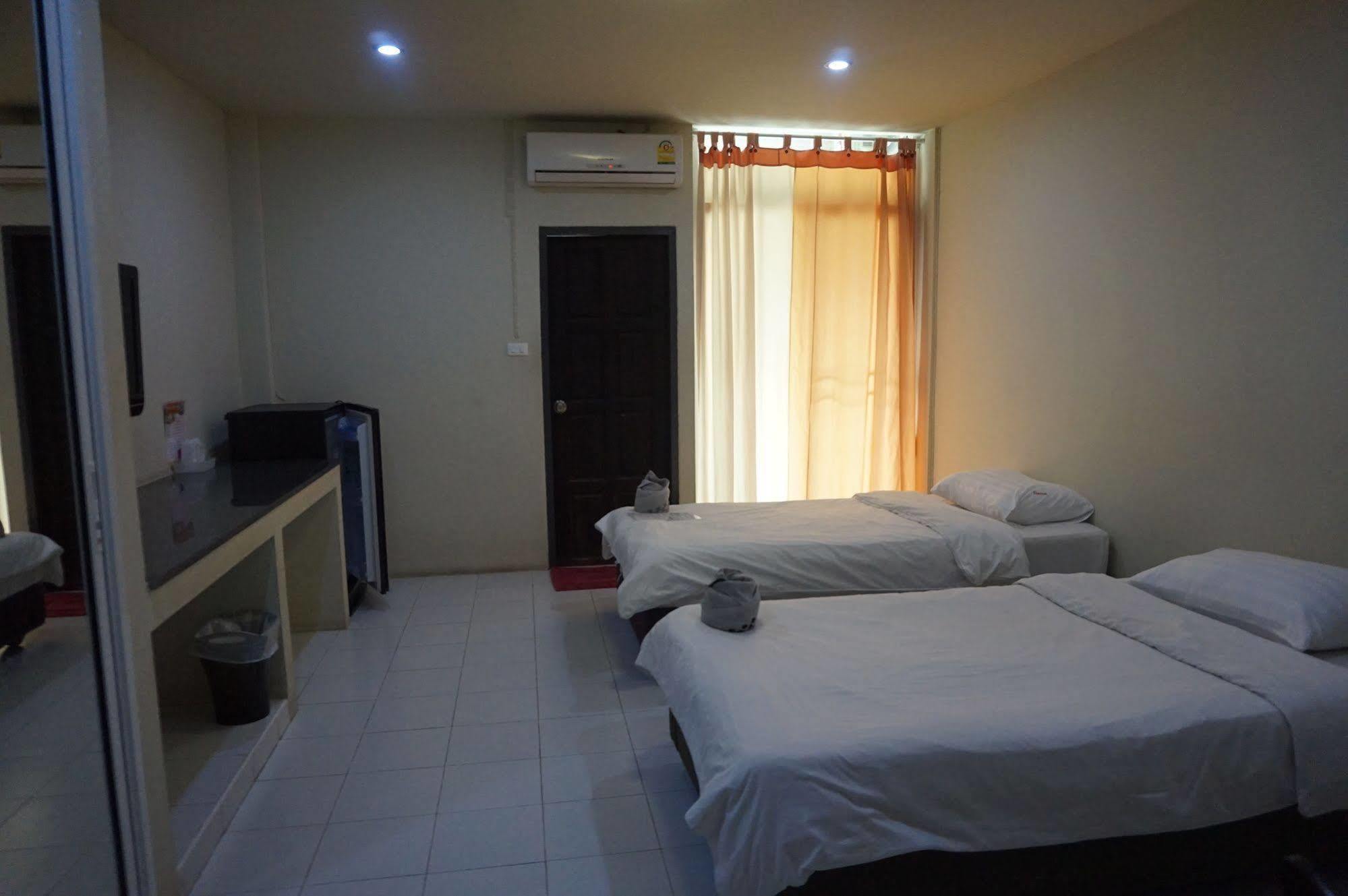 The One Phetchabun Aparthotel Exteriör bild